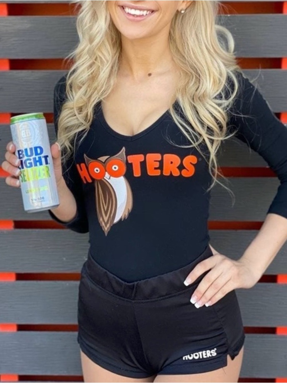 Black Hooters shorts in size: XS